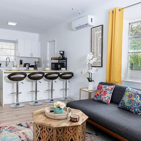 Beautiful Casita With King Bed And Private Patio Close To Calle 8, Mia Airport, Coral Gables Маямі Екстер'єр фото